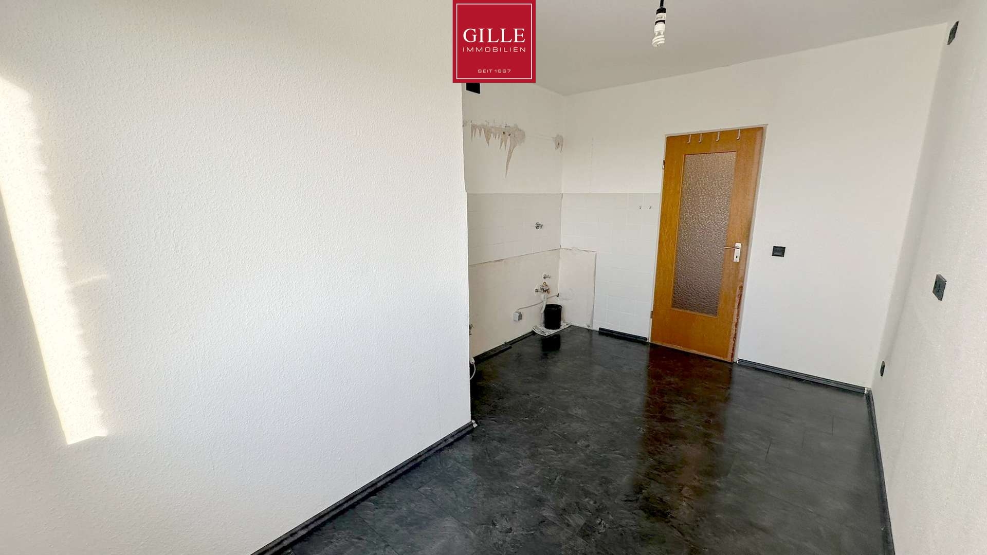 Ansicht 12 von: Neuss-Reuschenberg: Helle u. gepflegte 2-Zimmerwhg. mit Balkon, Wannenbad & Aufzug